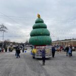 Holiday Parade Christmas Tree Balloon